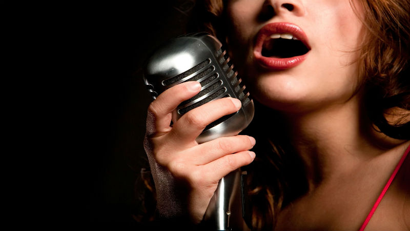 2 Reasons to Hire a Professional Vocalist That Sings Jazz Music